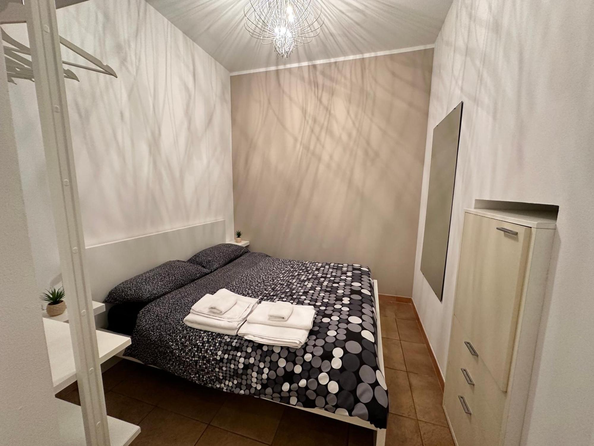 Particular Apartment In Сан-Бенедетто-дель-Тронто Екстер'єр фото